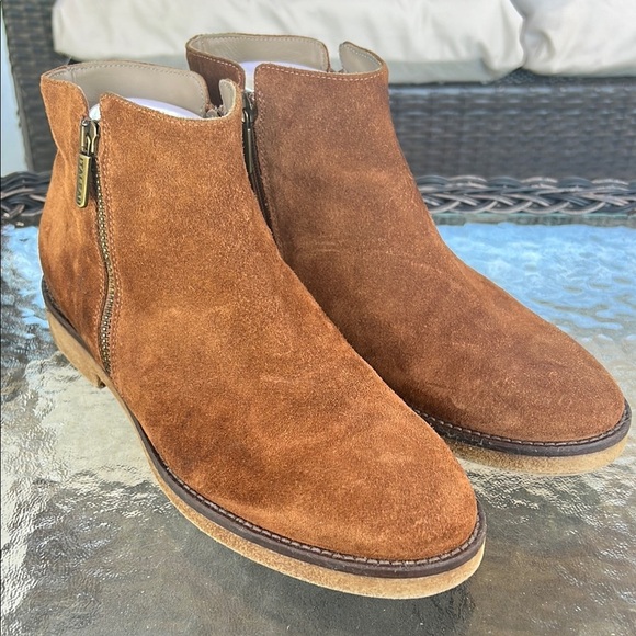 Italeau Foliana Cognac Suede Waterproof Booties | Size 40 (US 9.5/10) - Picture 3 of 13